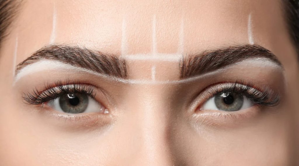 4 razones por las que ocurre la pérdida por depilación de cejas